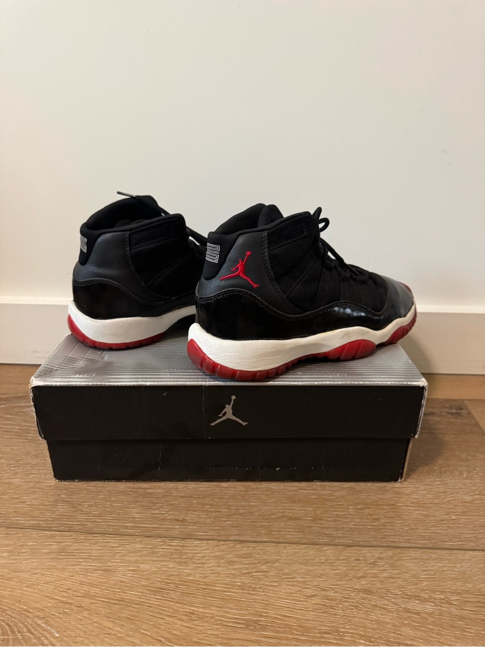 Jordan Kids Black & Red Retro High-Top Sneakers